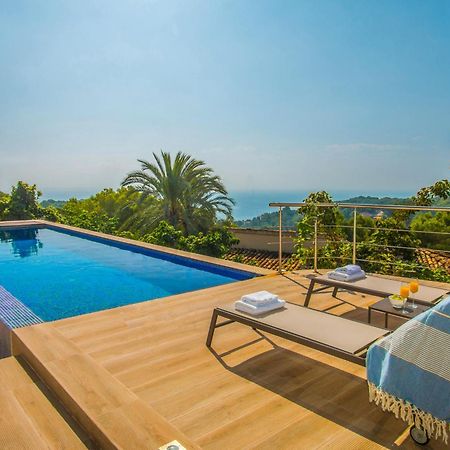 Villa La Casa Blanca By Abahana Villas بينيسا المظهر الخارجي الصورة